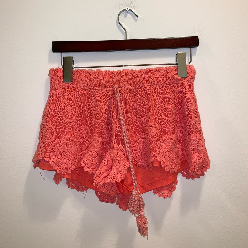 Breeze Over Orange Flower Designed shorts size S - Picture 2 of 11